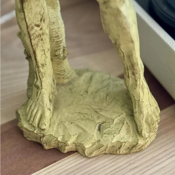 Mid-Century David Statue – 20” Plaster Reproduction with Antiqued Finish - Picture 8 of 9